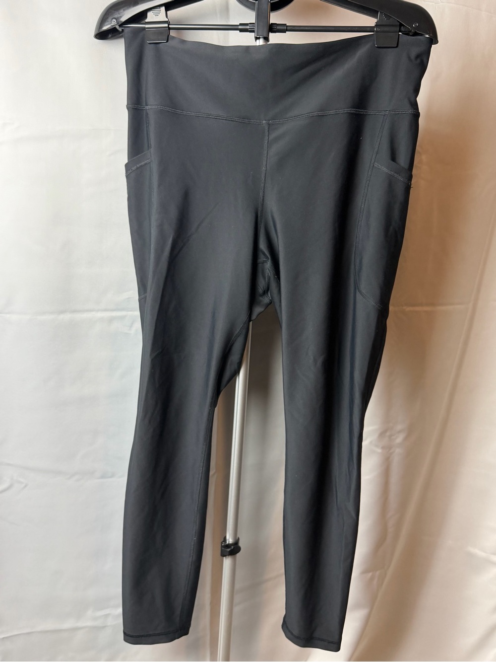 Old Navy Black High-Waist Leggings with Side Pockets